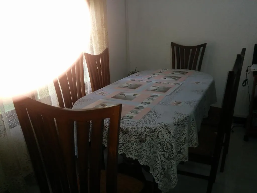לינה וארוחת בוקר נגומבו House Of Seya